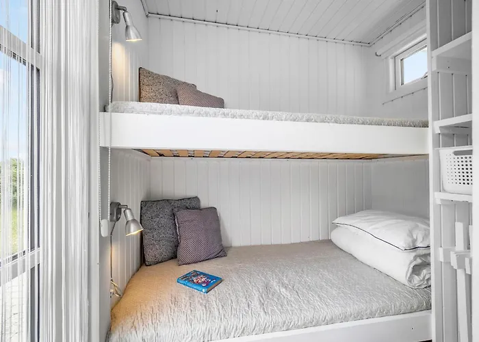 別荘 3 Bedroom Beautiful In フ ァボルグ