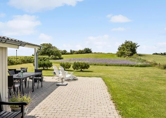 3 Bedroom Beautiful In 別荘 *